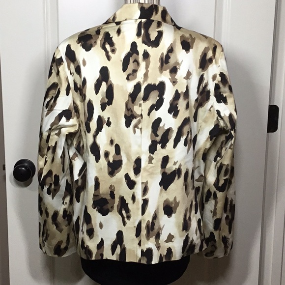 Chico’s Neutral Animal Print Blazer - Picture 4 of 6